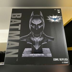 BATMAN RISE OF THE DARK KNIGHT REPLICA COWL W/ STAND